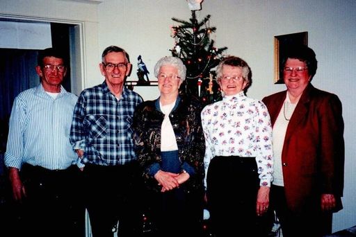 Virginia Gordon photo gallery thumbnail 24 of 33