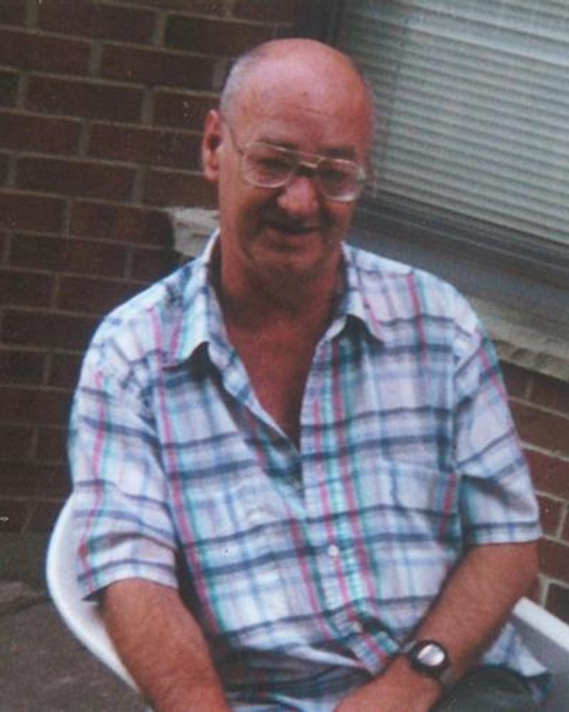 Derek Mills Profile Photo