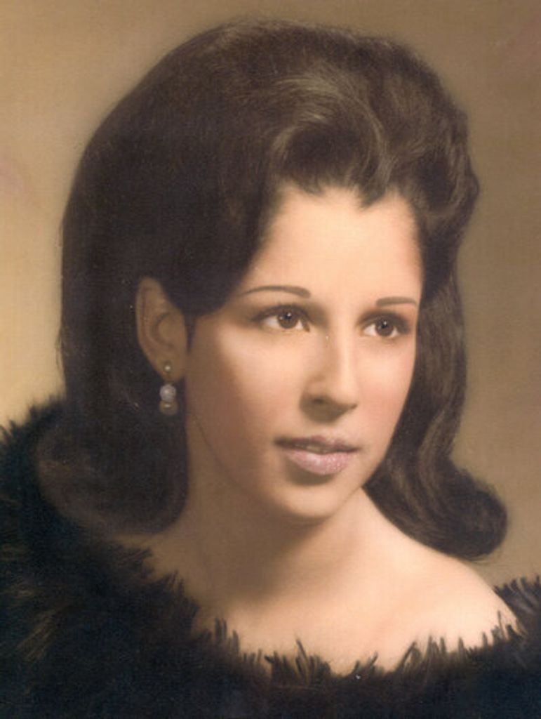 Victoria (Hernandez) Luttrell Profile Photo