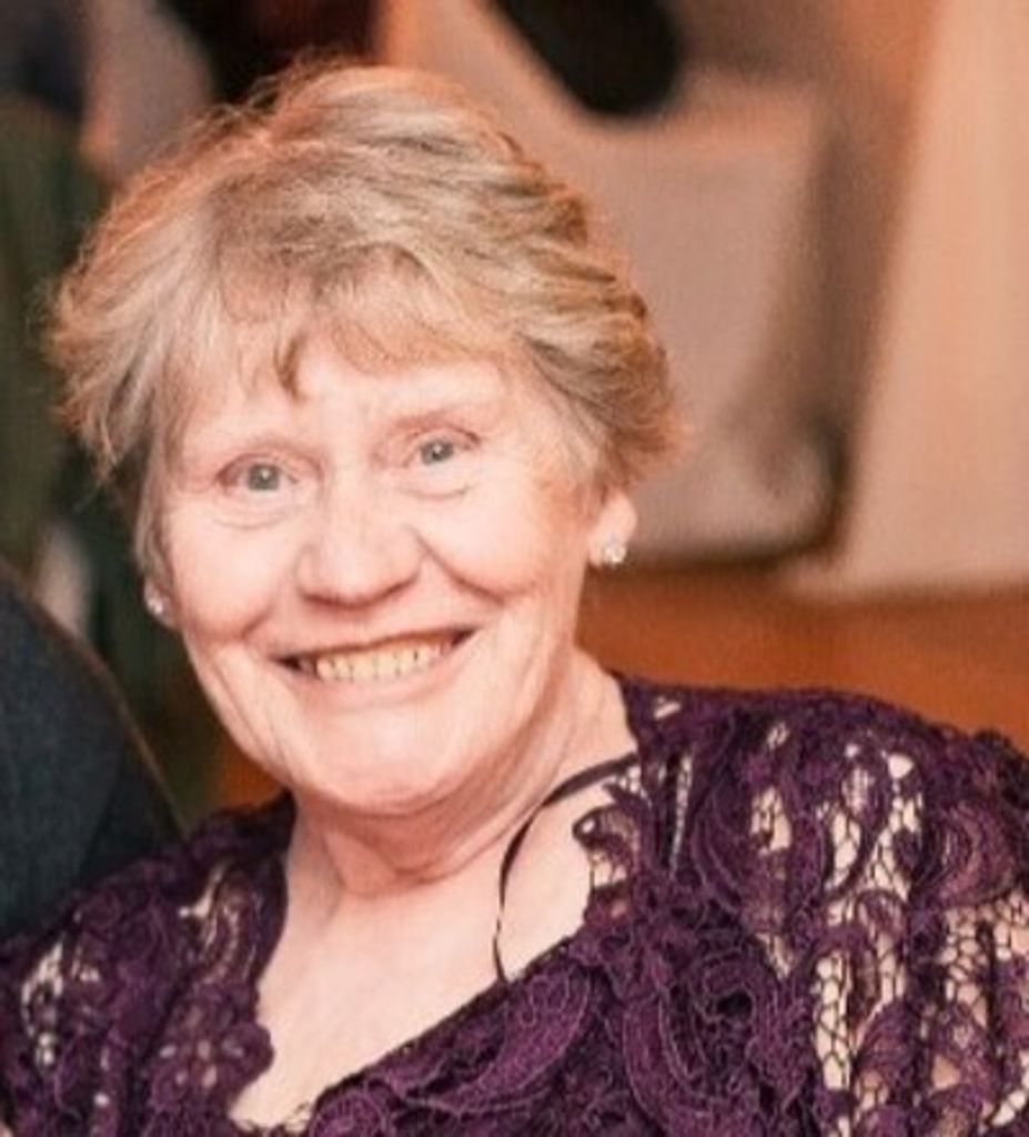 Elizabeth Clow Profile Photo