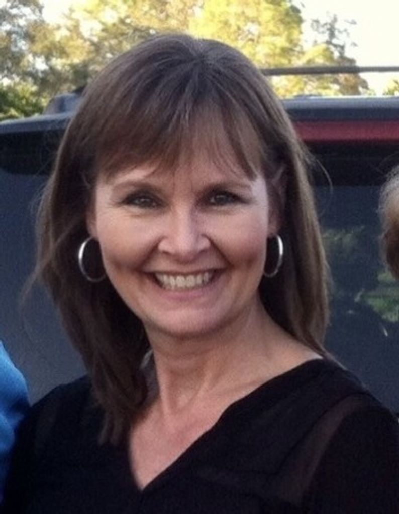 Stephanie Macarages Profile Photo