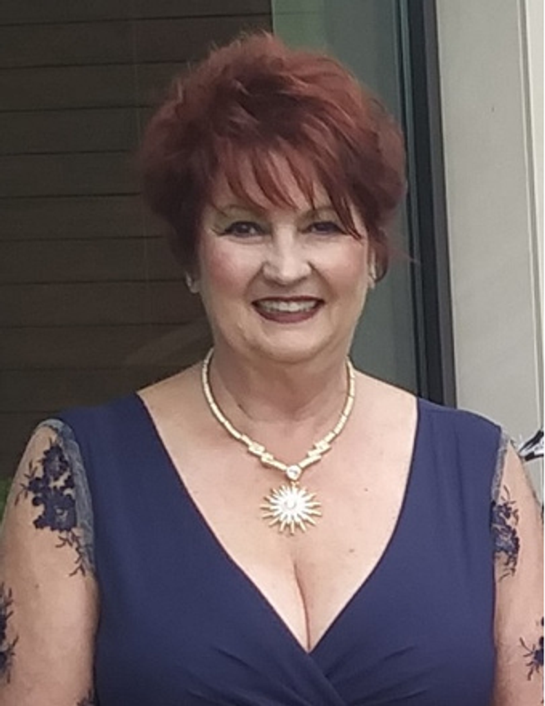 Helen Mackenzie Profile Photo