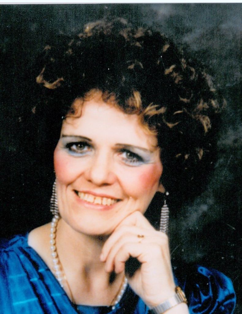 Eva Mae (Halter)  Halter