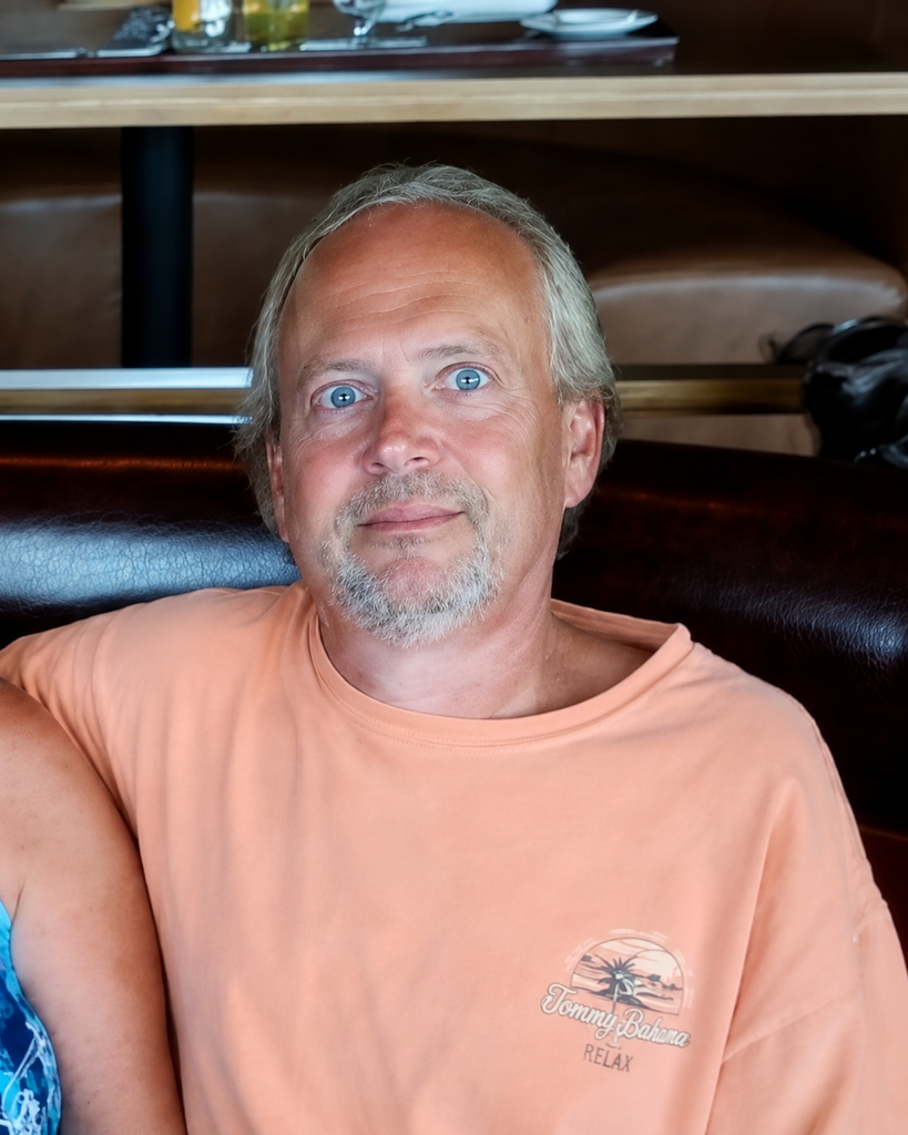 Christian L Burkart