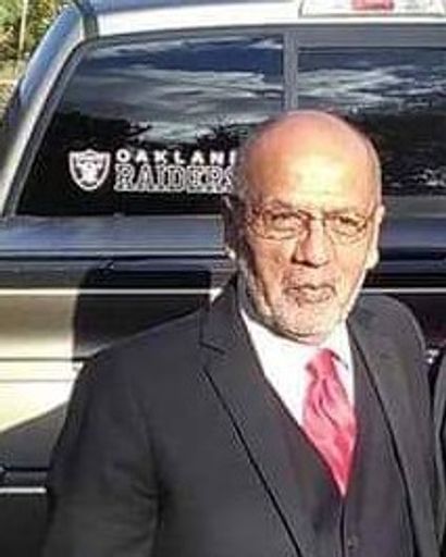 Robert Martinez Profile Photo