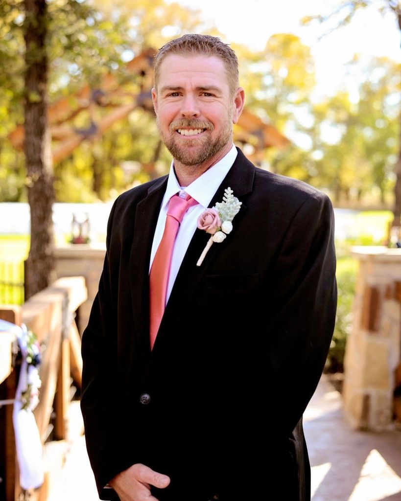 Christopher Wade Thompson Profile Photo