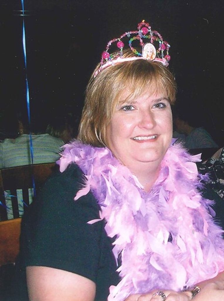 Lucynda Land-Cantrell