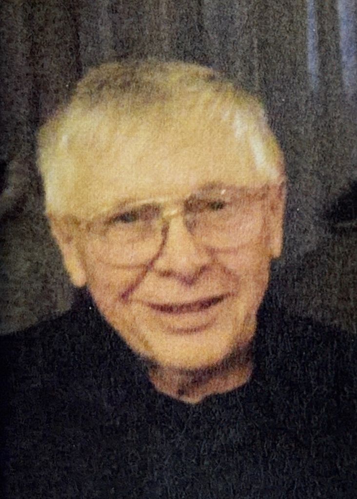 Raymond Lee Roe Profile Photo