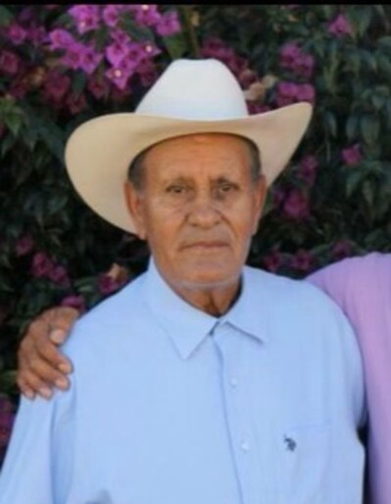 Filiberto De Santiago Profile Photo