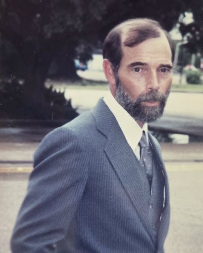 Lee Burton Grubaugh's obituary image