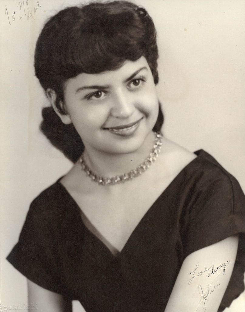 Julia Torres