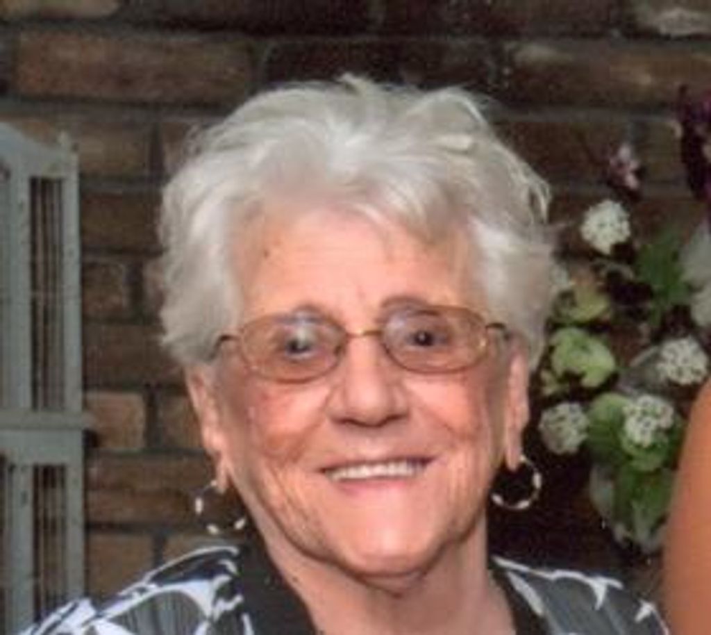 Genevieve (Oliveira) Laplante