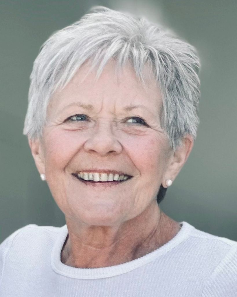 Carol Molnar Profile Photo
