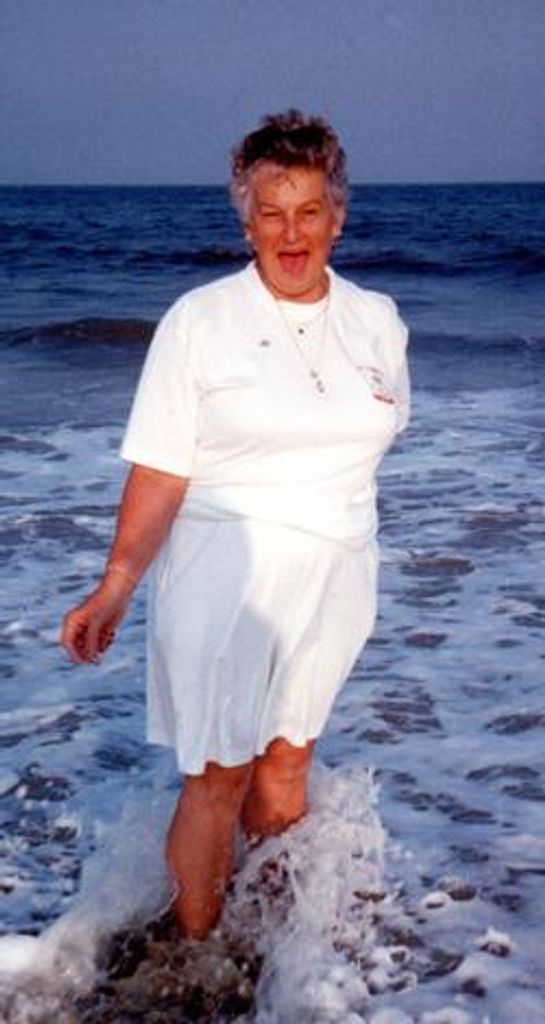 Evelyn Elaine Lanahan