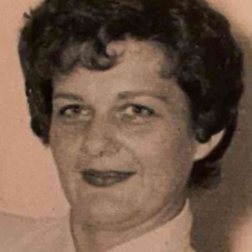 Elizabeth Squires Profile Photo