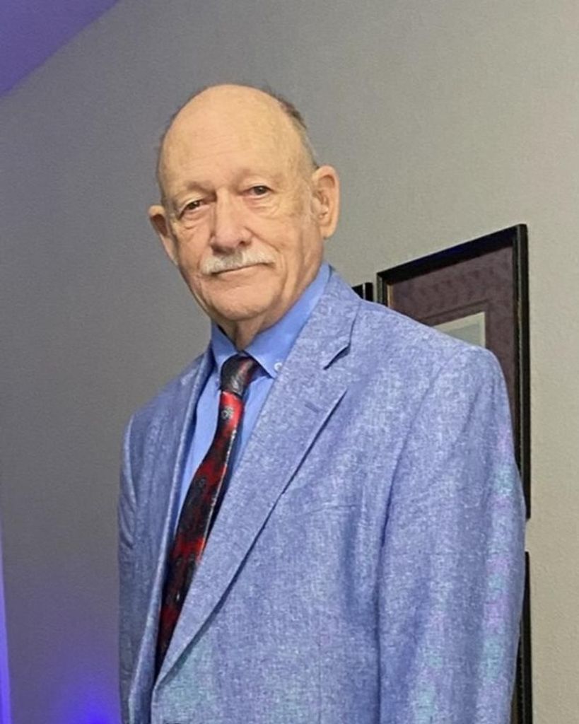 Kenneth Davis Profile Photo