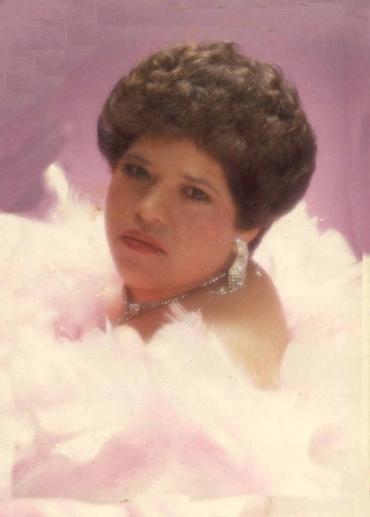 Minerva "Minnie" Castro Profile Photo