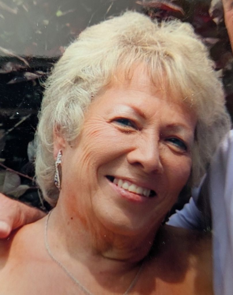 Barbara Lee (Smith)  Pluta