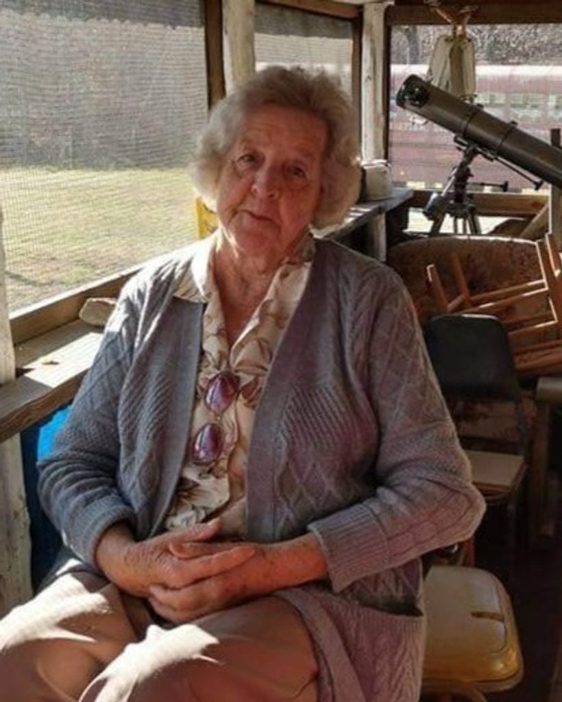 Roberta June McCartt-Kelly of Sunbright, TN