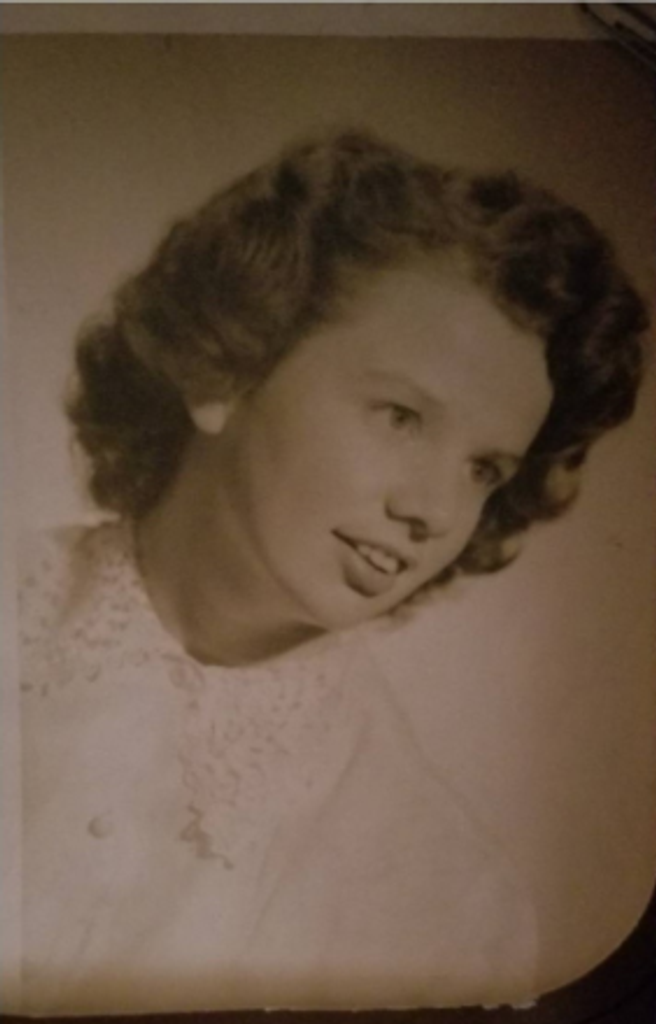 Rose Anna Chiovitt Profile Photo