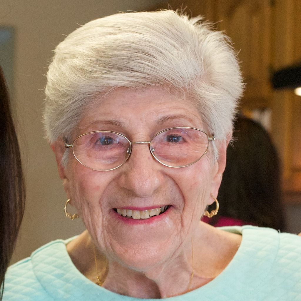 Anne Torrieri Profile Photo