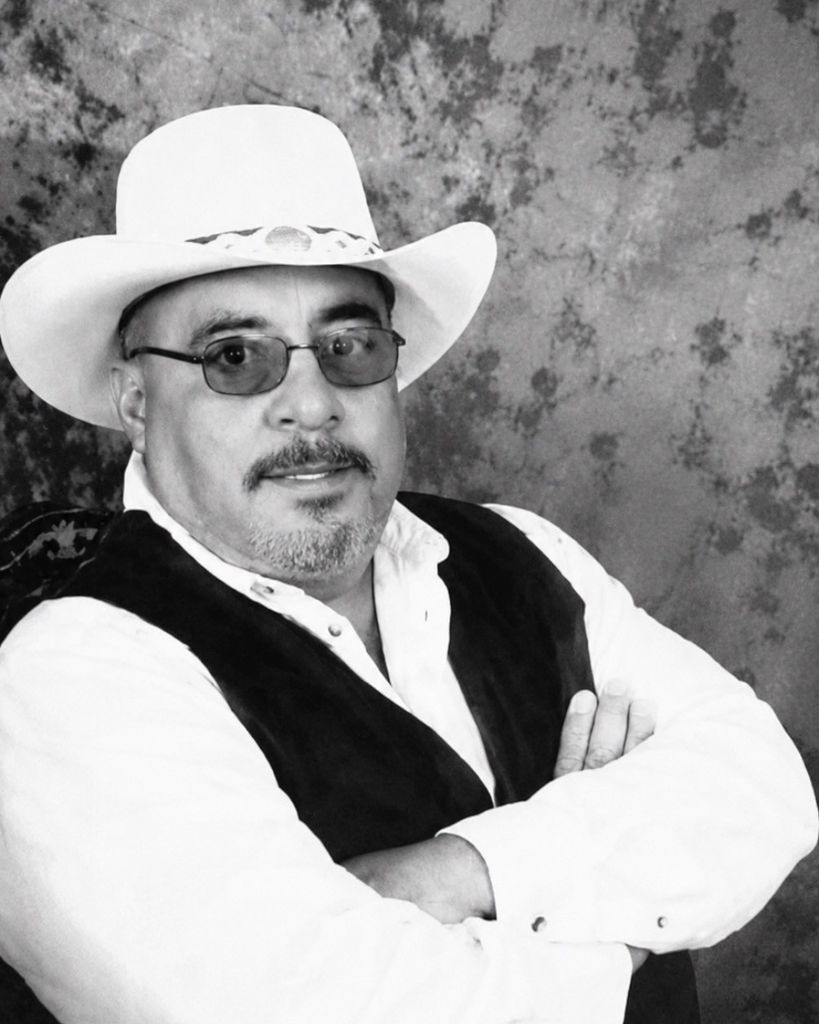 Alejandro Flores