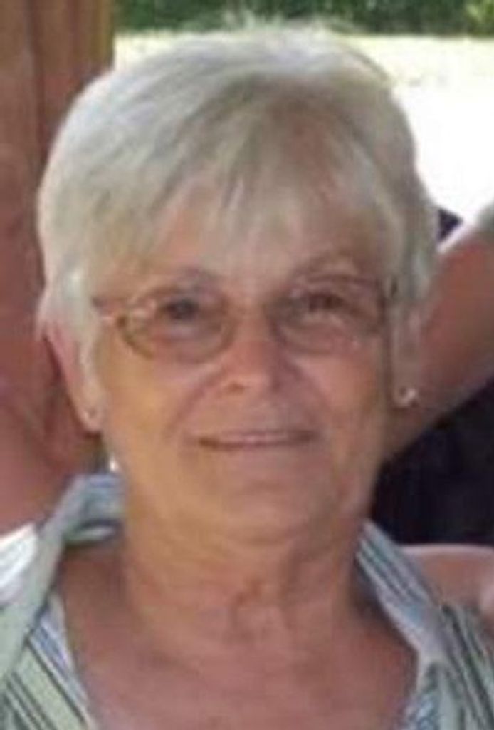 Carolyn Lucille Becher Profile Photo