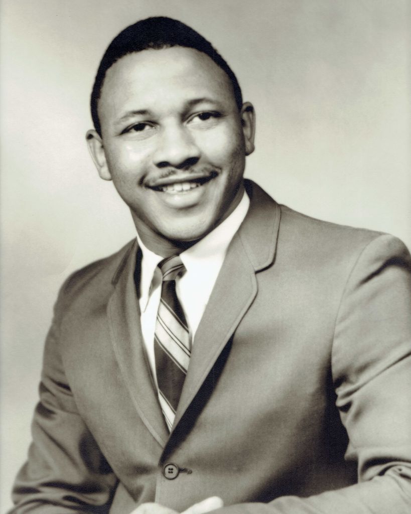Jesse James Busby Jr. Profile Photo