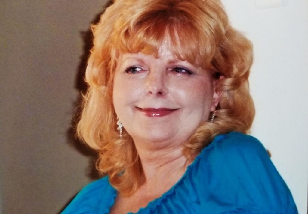 Linda Collins Smalley Profile Photo