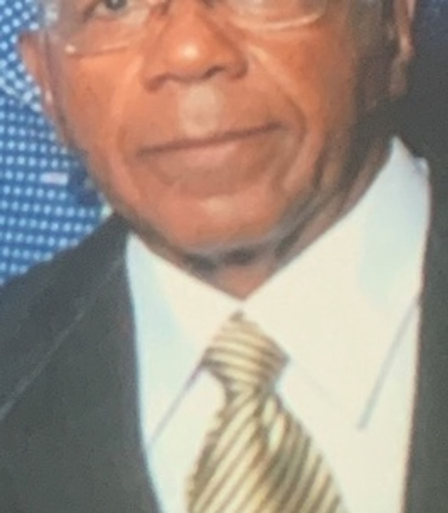 Charles Summers