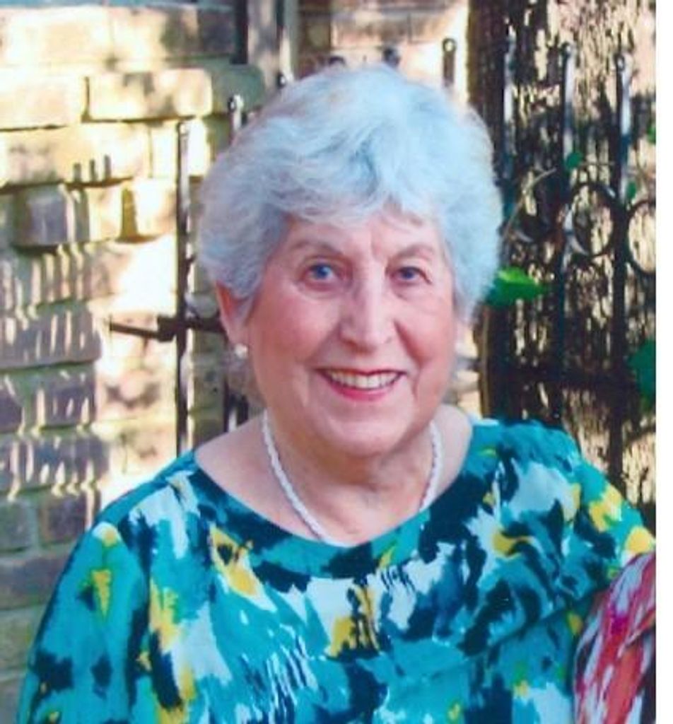 Louise Pankos Profile Photo