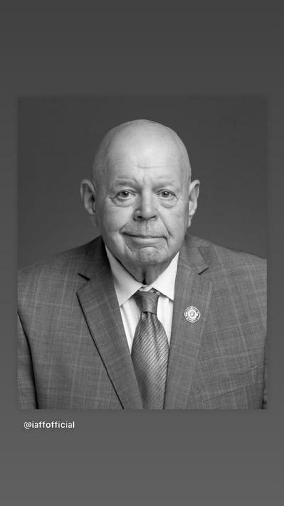 Mark Scott Ouellette Profile Photo