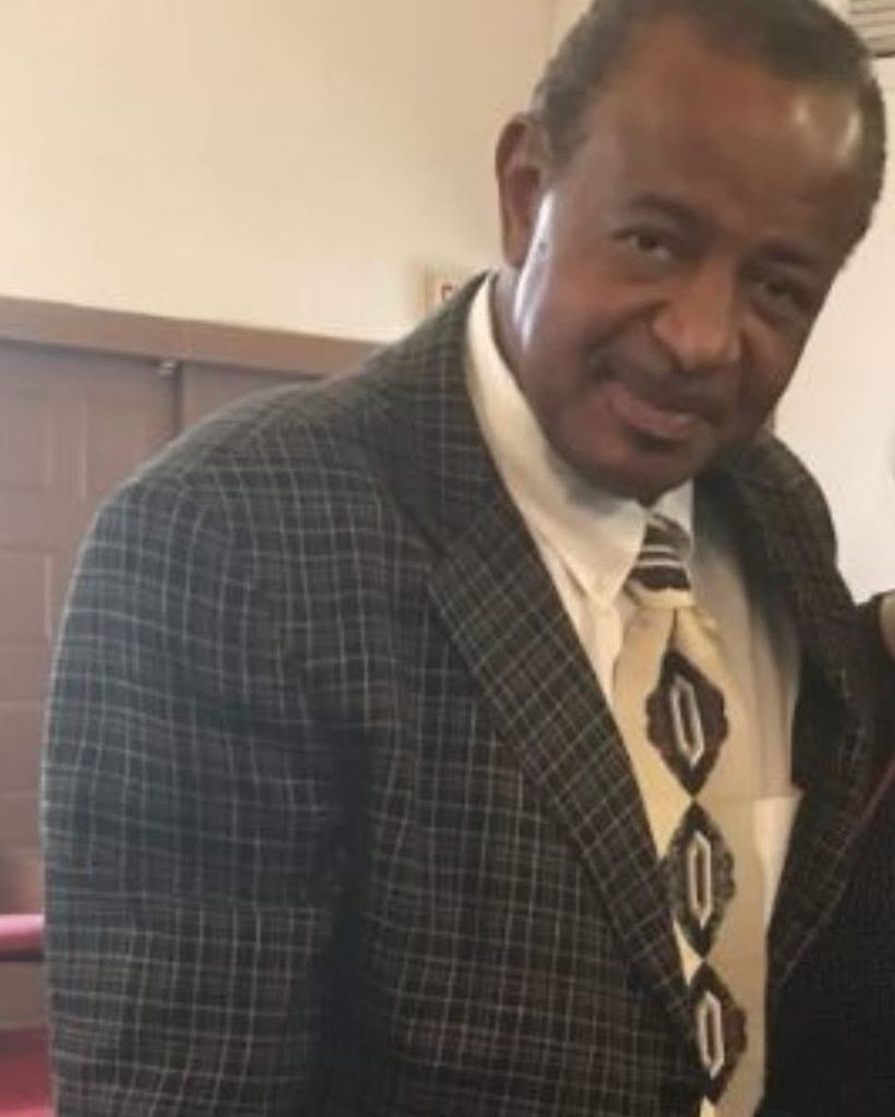 DWIGHT D BELL