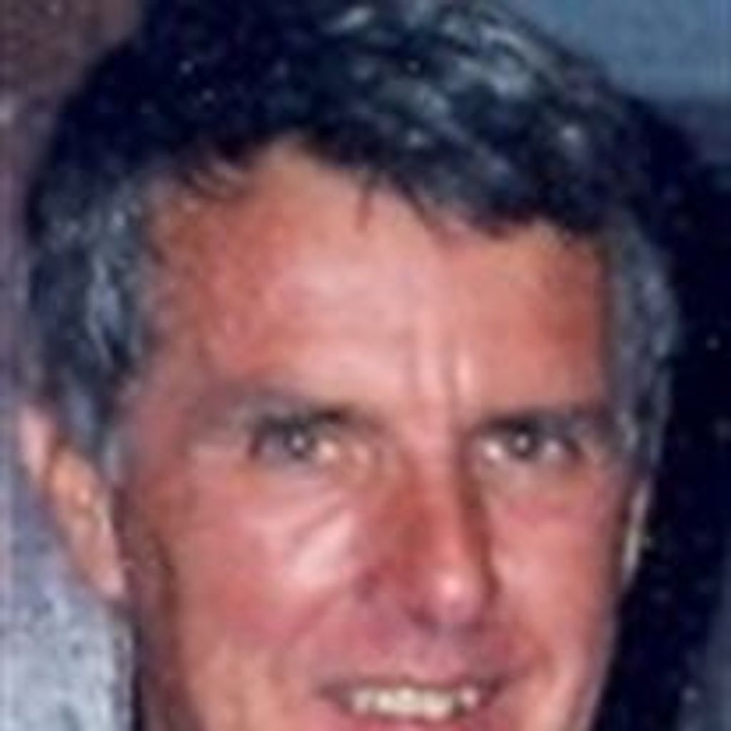 Bruce MacNeil
