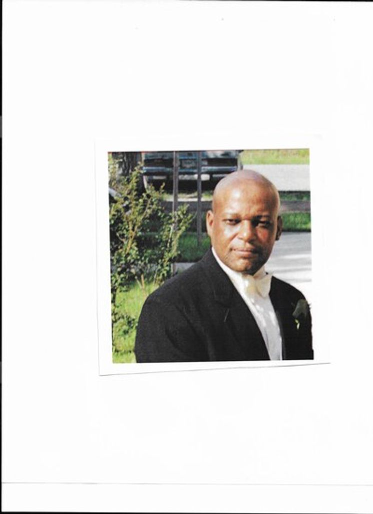 Derrick Hutchinson Profile Photo