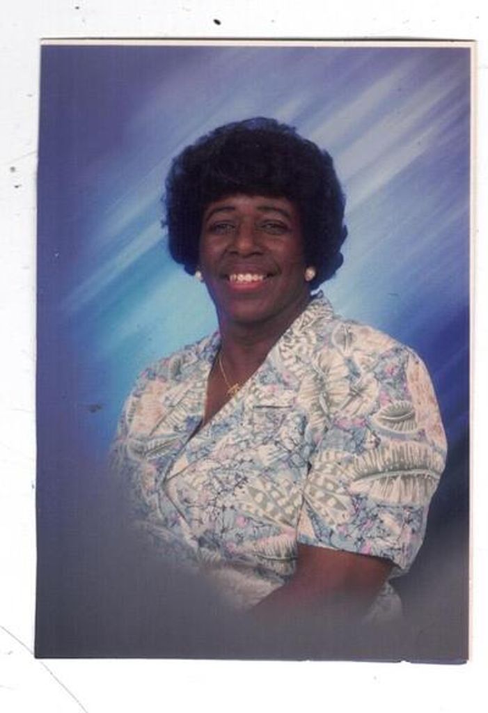 Marie Roberts Profile Photo