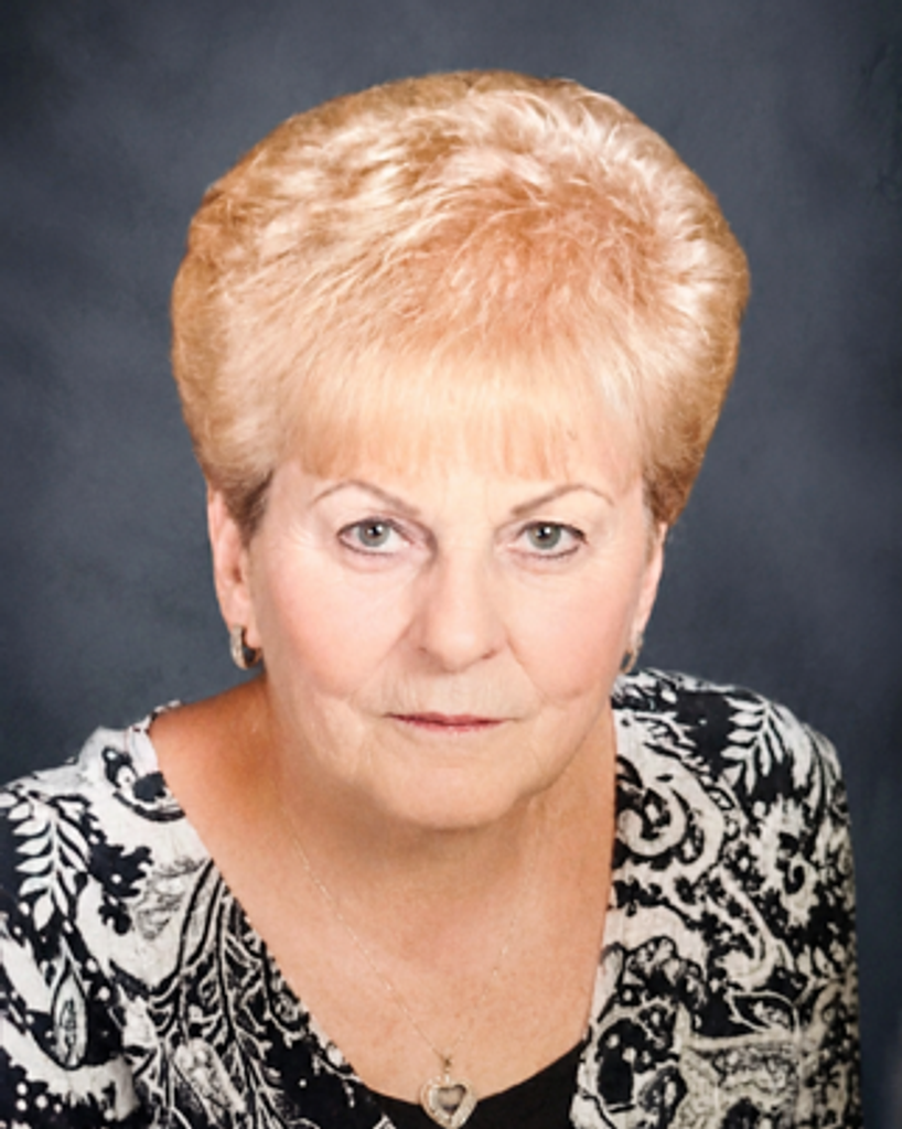 Anna Lea Dyer Profile Photo
