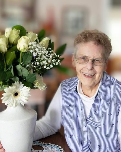 Gloria M Jouper's obituary image
