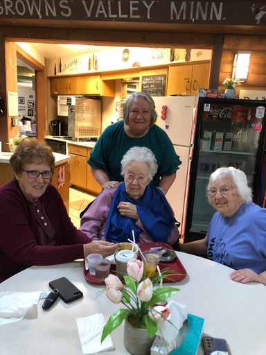 Betty Lou Ward photo gallery thumbnail 44 of 121