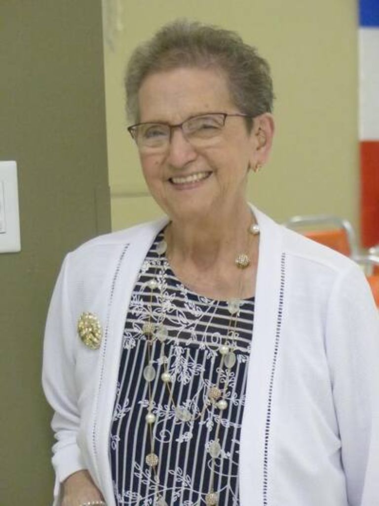 Dora Levesque Dumond