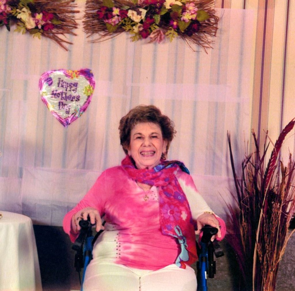 Laura (Loretta) Lentini