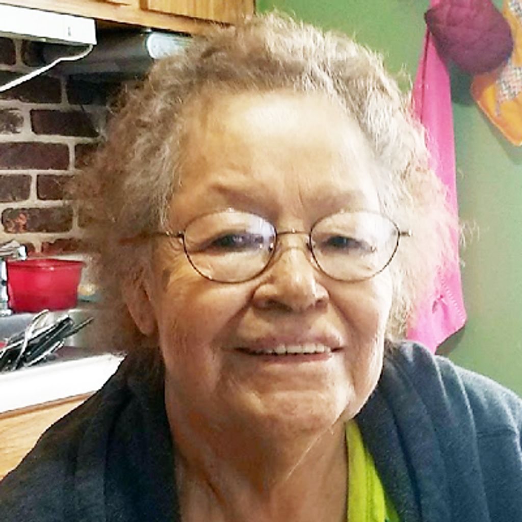 Adela Mandujano