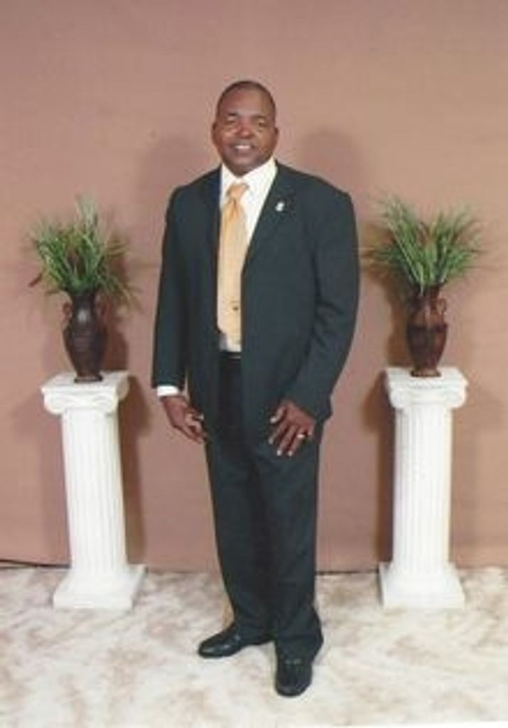 Mr Ellis Wells