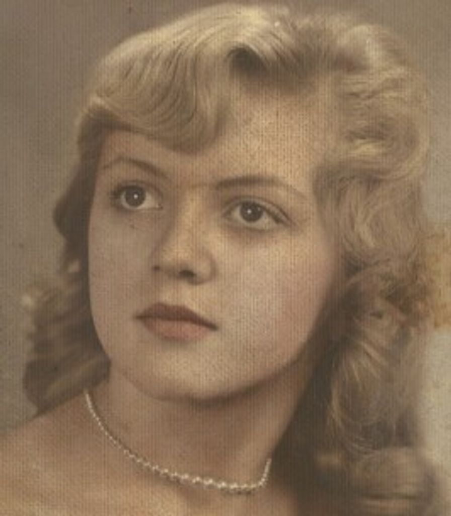 Elaine Andrzywski