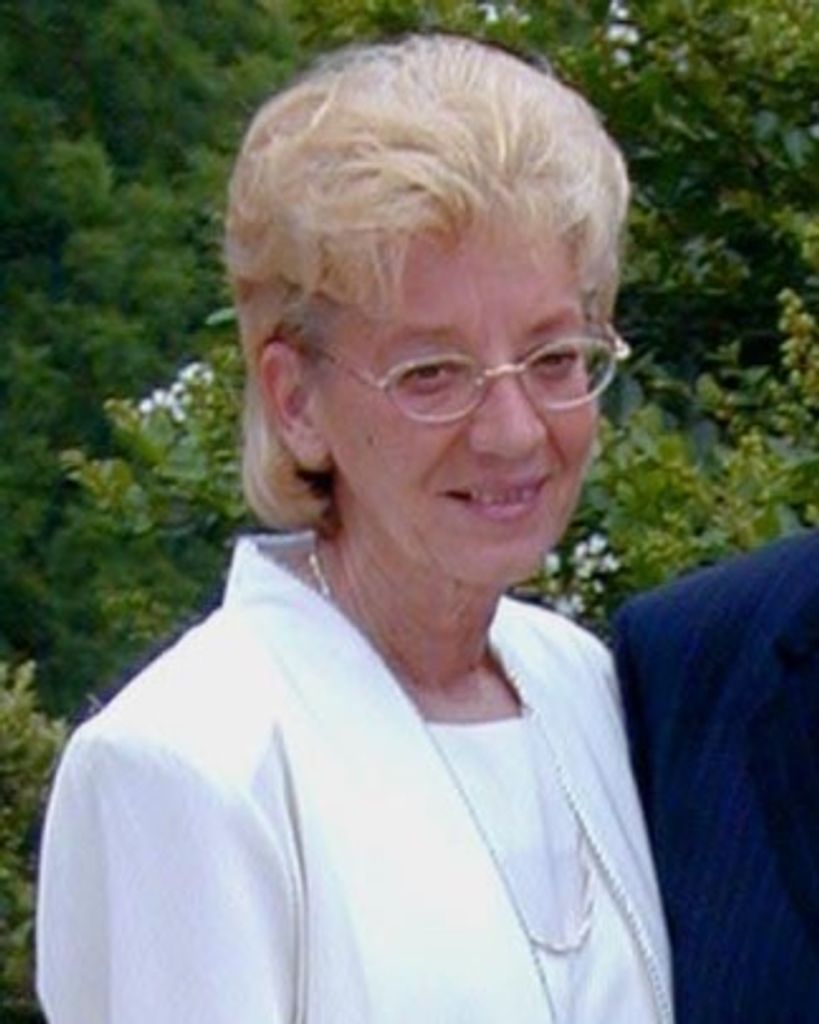 Helen Burvainis Profile Photo