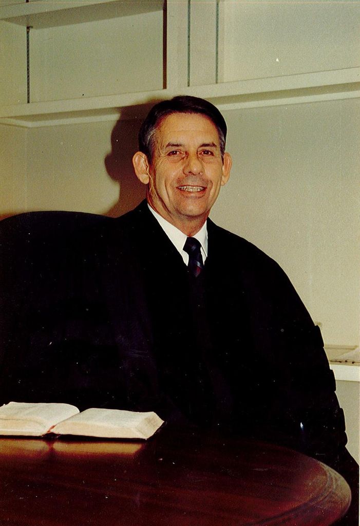 Dr. Carl Edward Mills