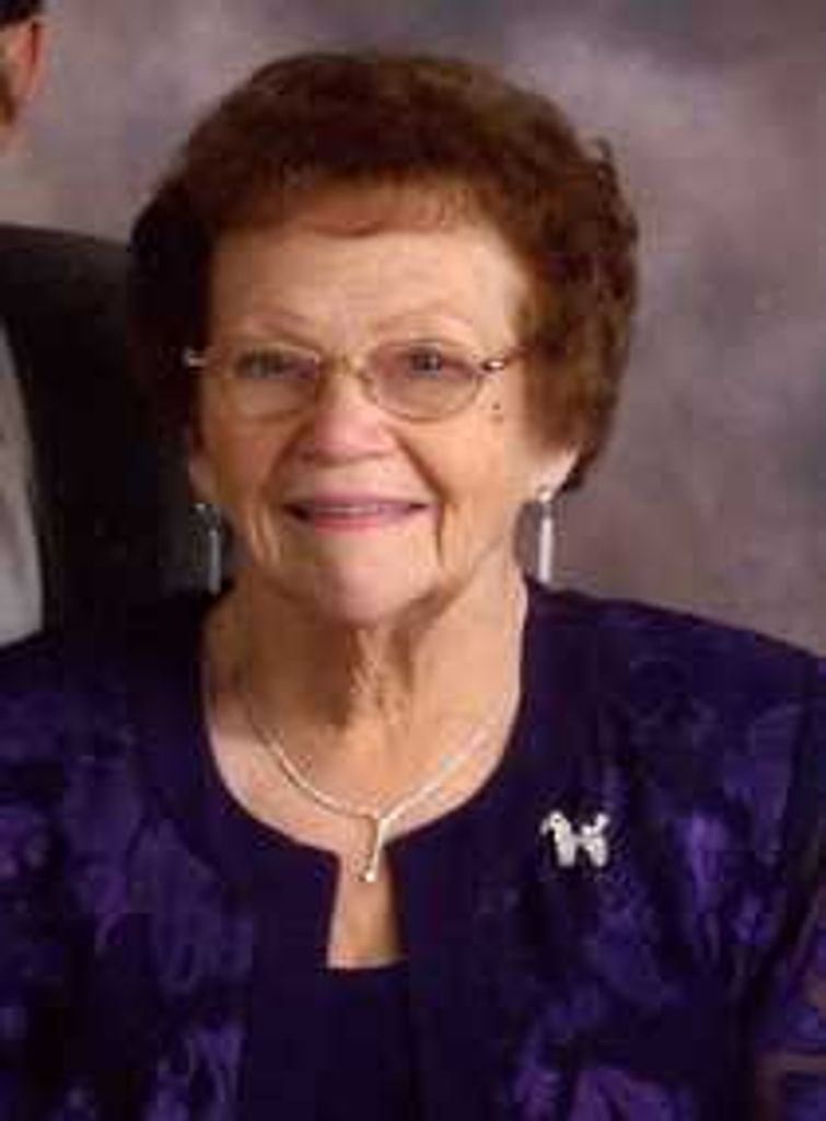 Mary Mae (Renken)  Julius