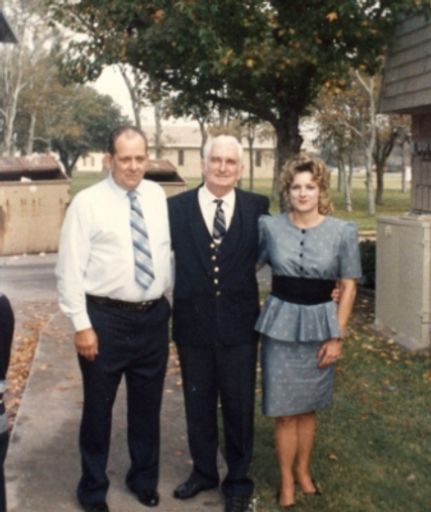 Linda Carol Smith photo gallery thumbnail 31 of 40
