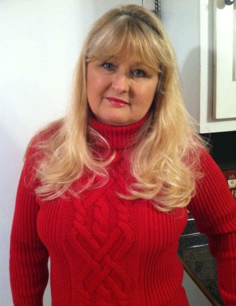 Julie  Tomlinson  Profile Photo