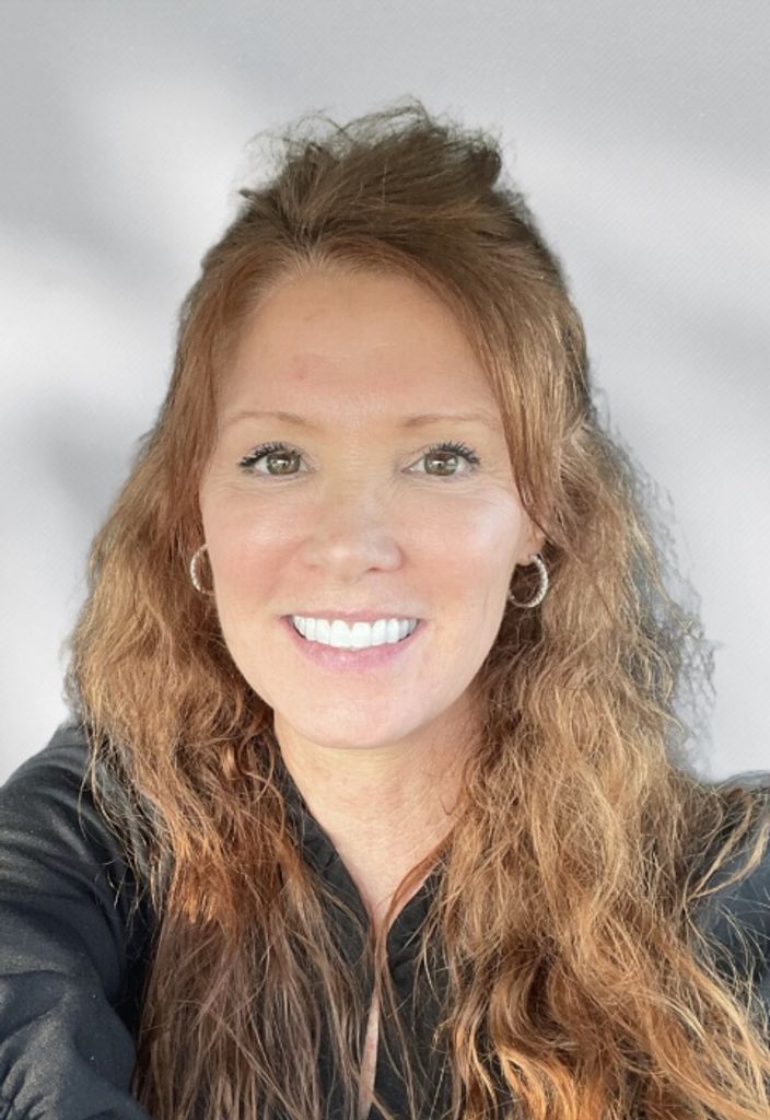 Kate (Thomas)  Miccichi